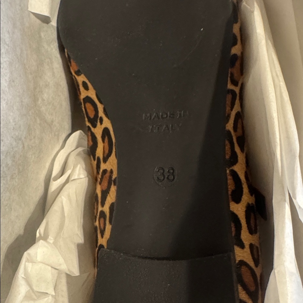 Nila & Nila Leopard Print Flats with Red Strap - Picture 6 of 8